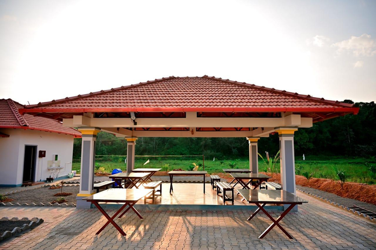 Others 5, Nandi Cottage, Hassan
