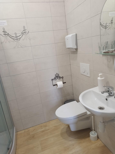 Bathroom 3, Eglute, Šilutės