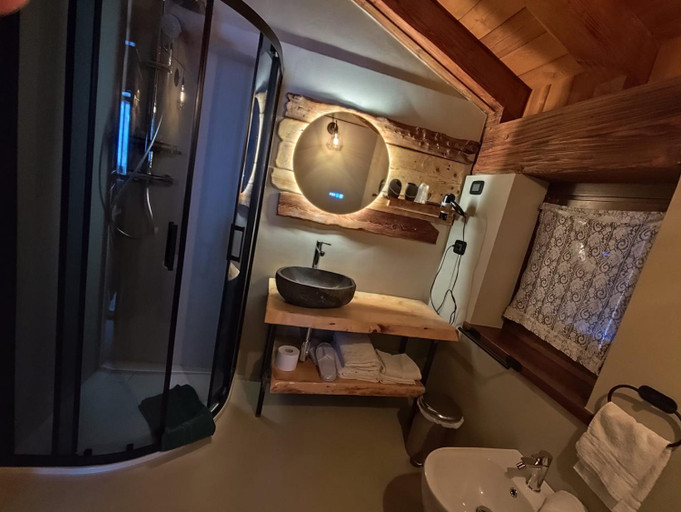 Bathroom 2, Baita La Jolie Bergere, Aosta