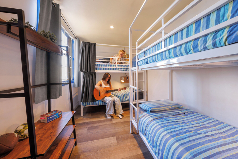 Bedroom 2, Mad Monkey Coogee Beach Hostel, Sydney