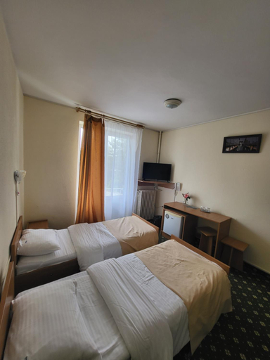 Bedroom 3, Hotel Padis, Sanmartin