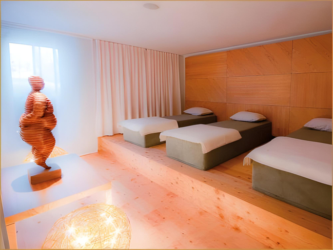 Bedroom 3, Hotel Bergland All Inclusive Top Quality, Innsbruck Land