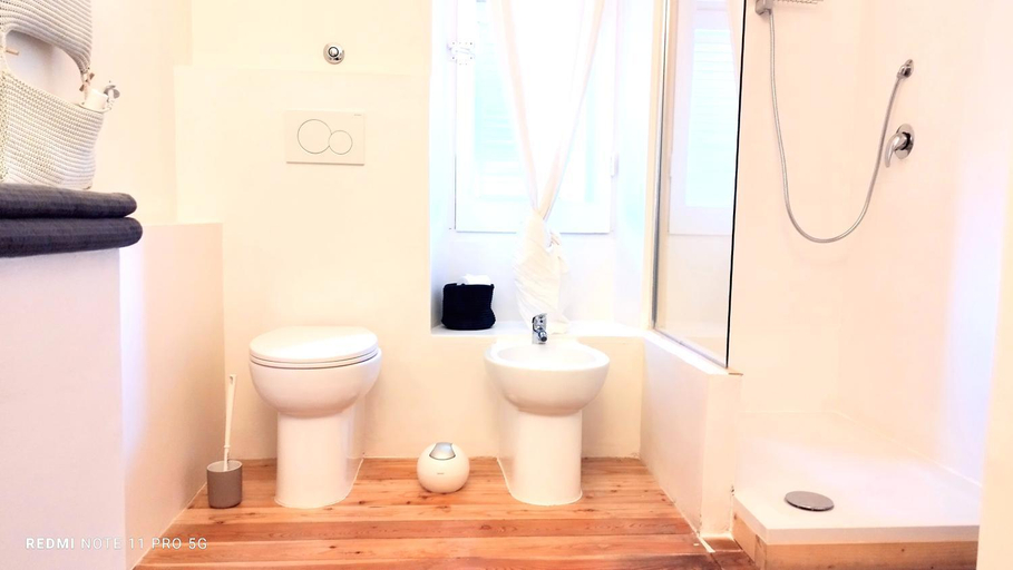 Bathroom 2, Matilde Rooms, La Spezia
