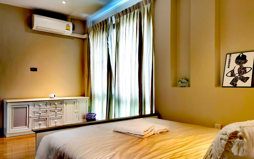 Bedroom 4, The Thonglor Retreat, Wattana