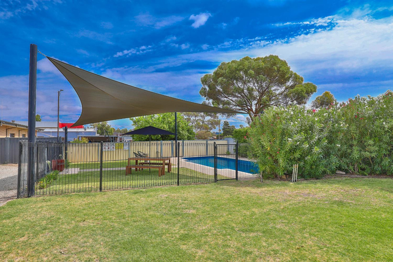 Others 4, Robinvale Bridge Motel, Swan Hill - Central