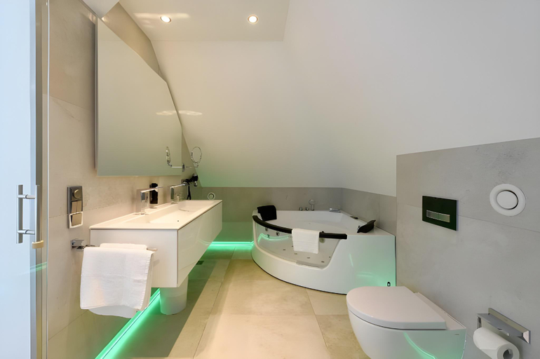 Bathroom, KOOS Hotel&Apartments, München