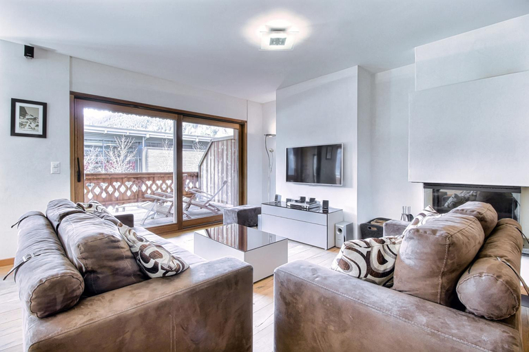 Others 3, Spacious Next to cable car Lodge 6, Monthey