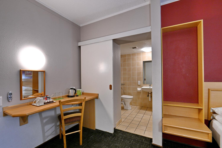 Bedroom 3, Road Lodge JNB Airport, Ekurhuleni