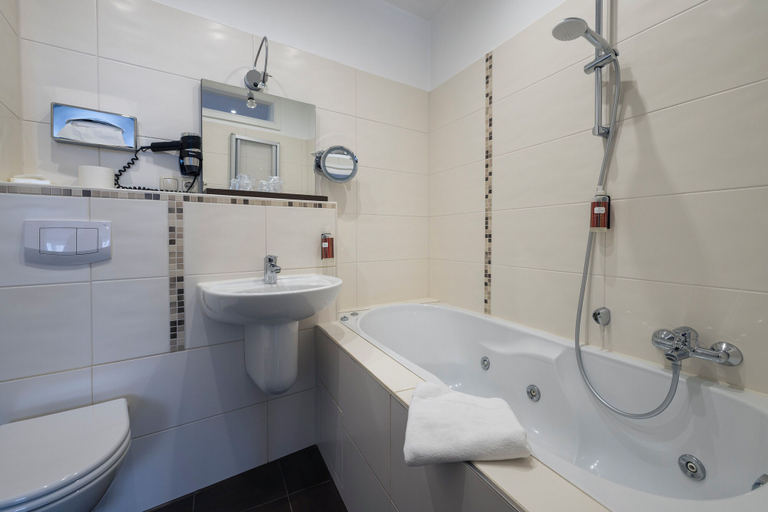 Bathroom 5, home Hotel, Wilhelmshaven