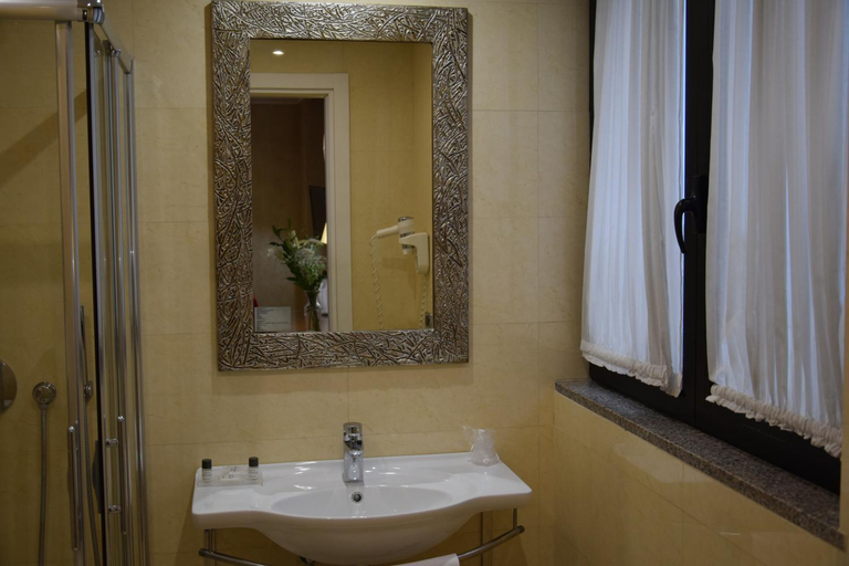Bathroom 5, Hotel Perusia La Villa, Perugia
