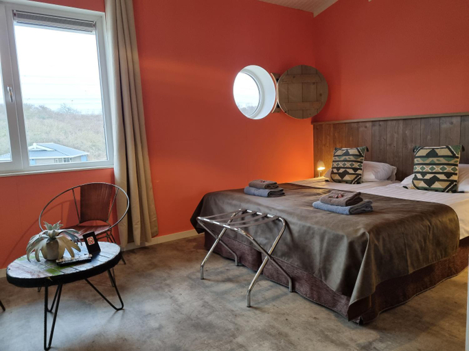 Bedroom 2, Beach Hotel Oostvoorne, Westvoorne