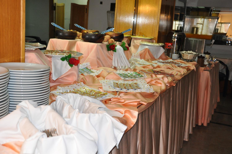 Food & Drinks 4, otel kabaçam, Konak