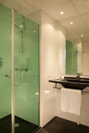 Bathroom 4, Hôtel AKENA Biarritz - Grande plage, Pyrénées-Atlantiques