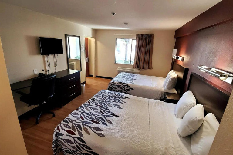 Others 3, Sacramento Inn & Suites, Sacramento