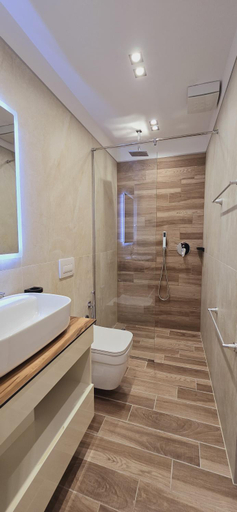 Bathroom 3, Arkle Apartments 2, Tiranës