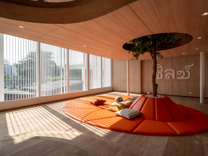Others 5, Jasmine Space, Khlong San