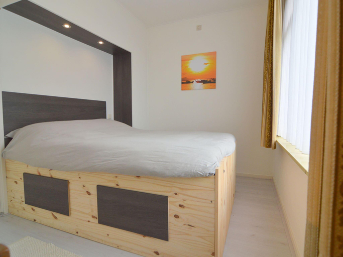 Bedroom 2, Holiday Home Koewacht near Seaside, Terneuzen
