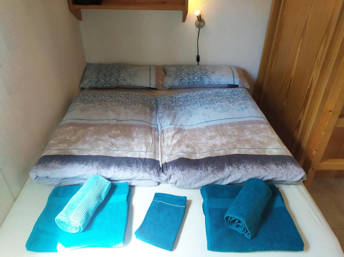 Bedroom 2, frisch renoviertes Ferienhaus in Meschede-Hennesee, Hochsauerlandkreis