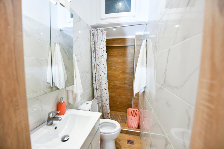 Bathroom 3, Ruby's Apartments Platamonas, Central Macedonia