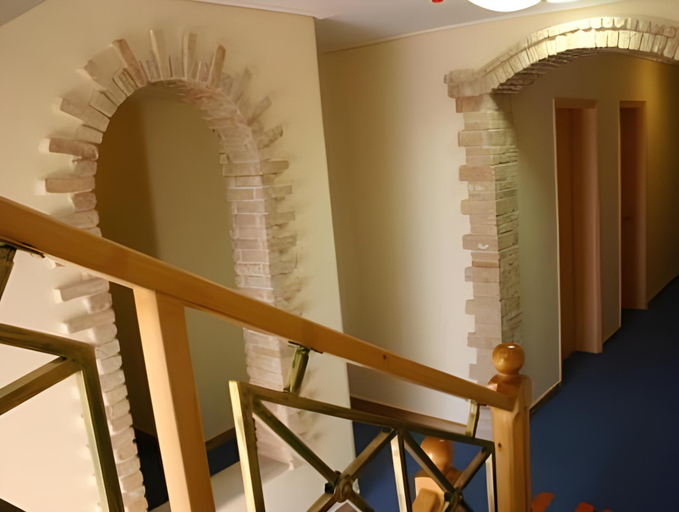 Others 4, Lefktron Hotel, Peloponnese