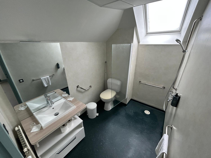 Bathroom, Hotel Club La Pierre Bleue, Morbihan