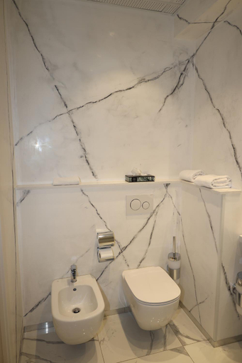 Bathroom 3, Hotel Ristorante Continental, Bergamo