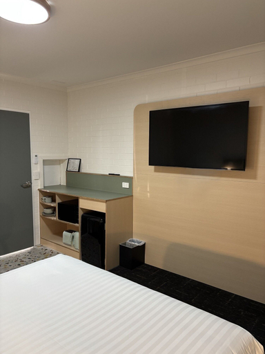 Bedroom 2, Wilsons Promontory Motel, South Gippsland - East