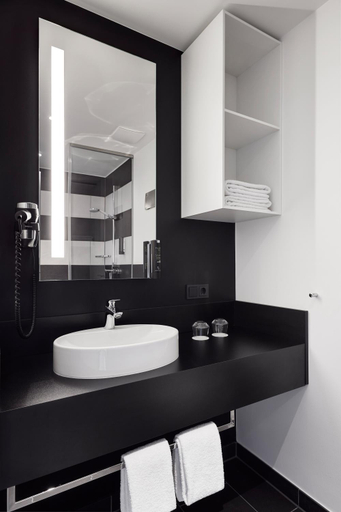 Bathroom 4, Charly's Bielefeld, Bielefeld