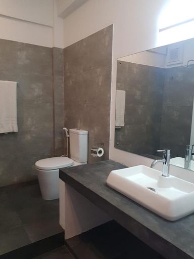 Bathroom, Royal Restaurant, Warakapola