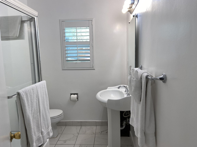 Bathroom 4, Magic Castle Hotel, Los Angeles