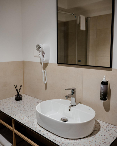 Bathroom 4, Arche Nałeczow Dawne Sanatorium Milicyjne, Puławy