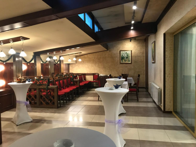 Food & Drinks 5, Hotel Rai, Stolichna