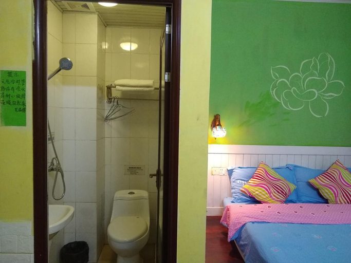 Bathroom 3, How Flower Hostel Yangshuo, Guilin