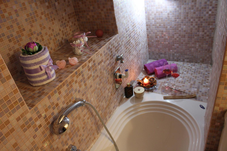Bathroom 3, Pietra Di Mare, La Spezia