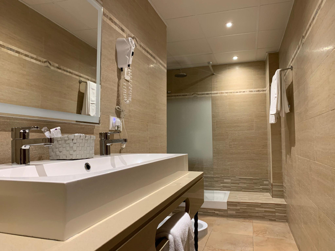 Bathroom 4, Hotel Don Miguel, Málaga