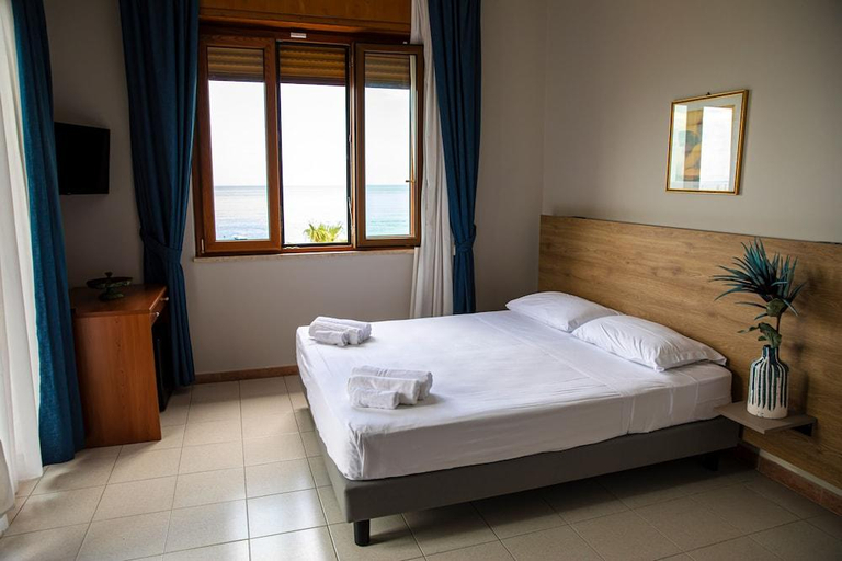 Bedroom 3, Palazzo Durante, Messina
