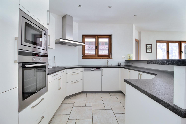 Others 2, Spacious Next to cable car Lodge 6, Monthey
