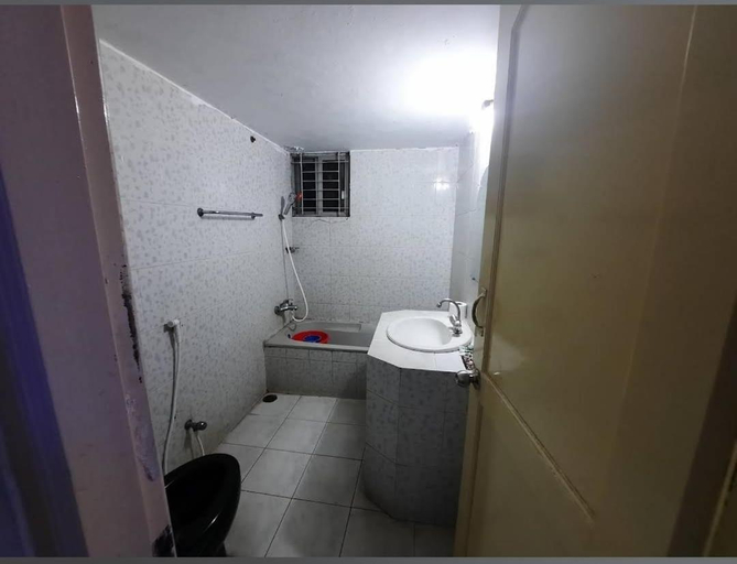 Bathroom 3, Grand Plaza Hotel, Dhaka