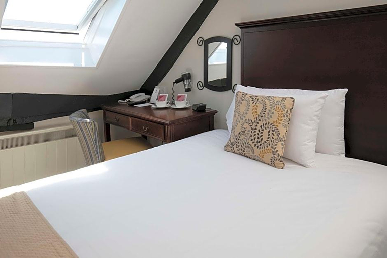 Bedroom 3, Sleeping Bear Hotels Dorchester, Dorset