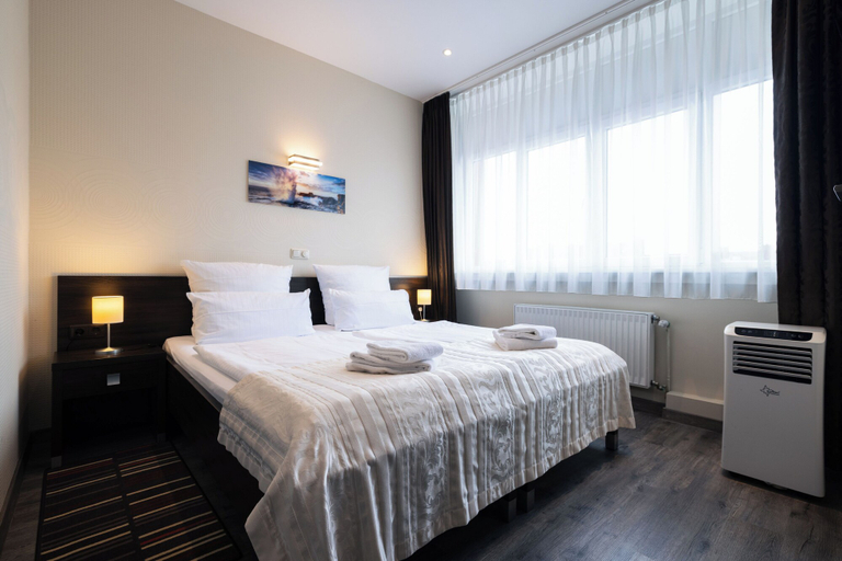 Bedroom 2, home Hotel, Wilhelmshaven