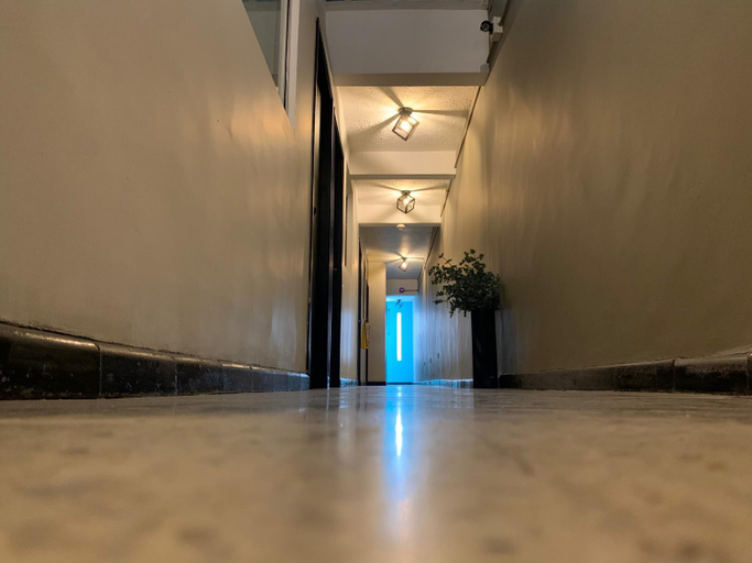 Others 5, Hotel Bisou, Palmira
