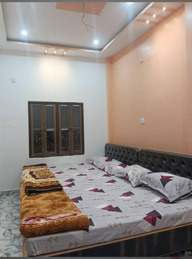 Bedroom, Laxman Guest House varanasi, Varanasi