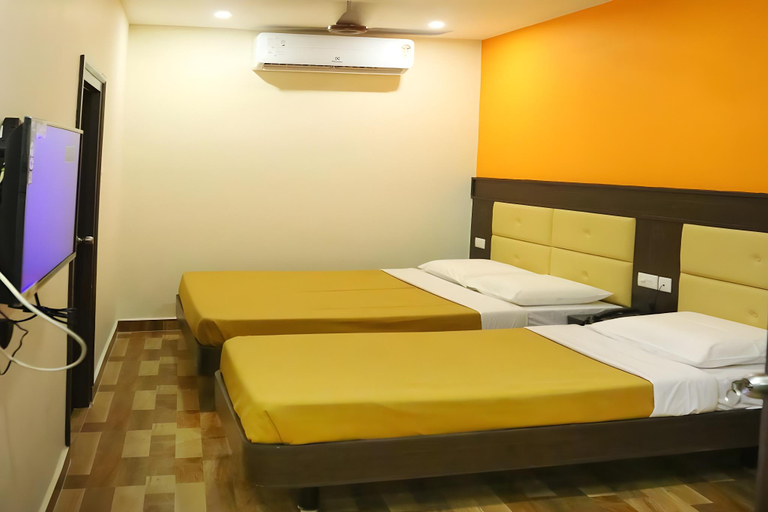 Bedroom 2, Hotel Sabareesh Plaza, Madurai