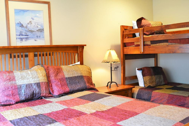 Bedroom 2, Simba Run Vail Condominiums, Eagle