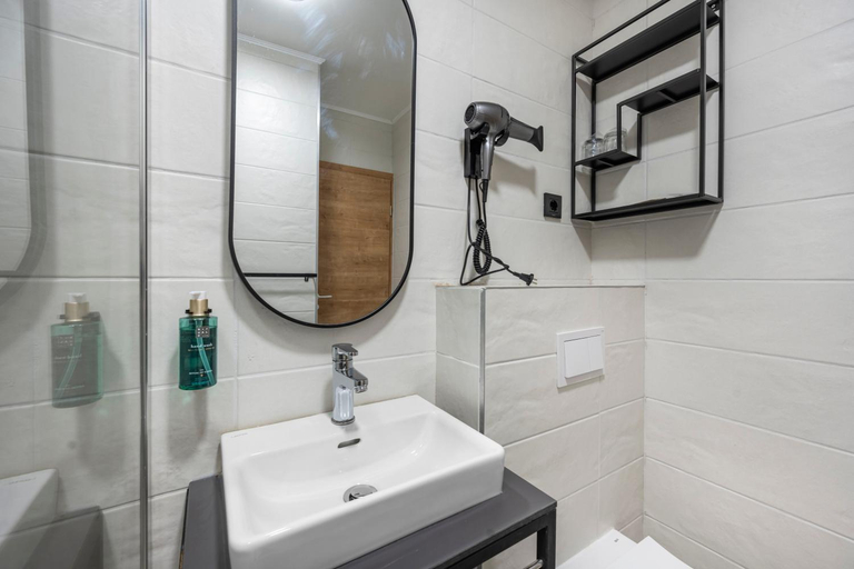 Bathroom 3, HOTEL MIRAN PIROVAC, Pirovac