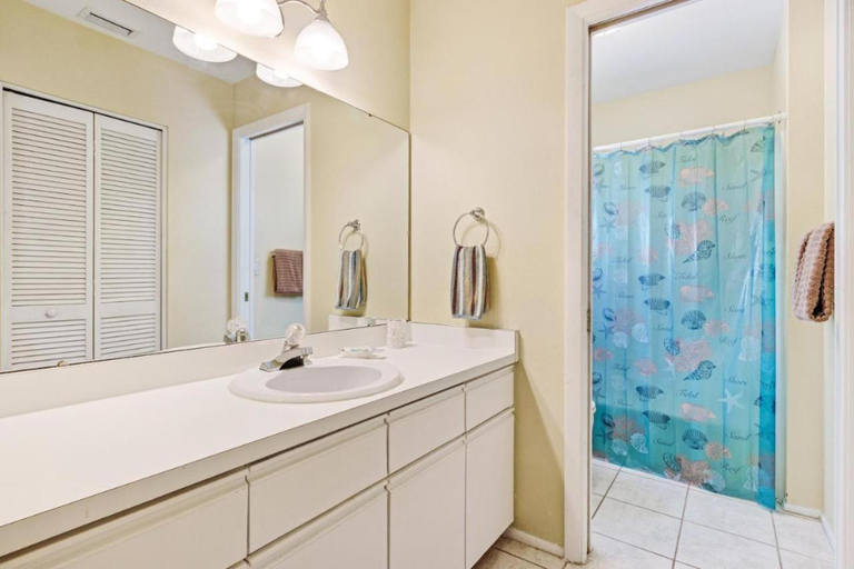 Bathroom, Mangoes on Magnolia, Manatee