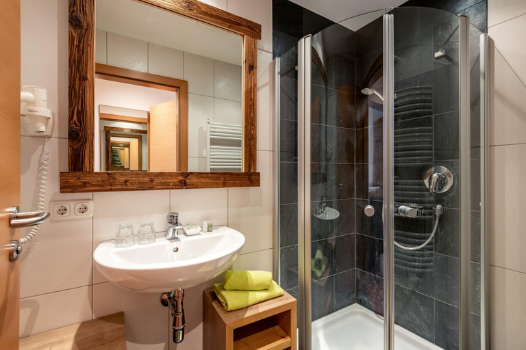 Bathroom 3, Hotel Apart Garni Heisenhof, Kitzbühel