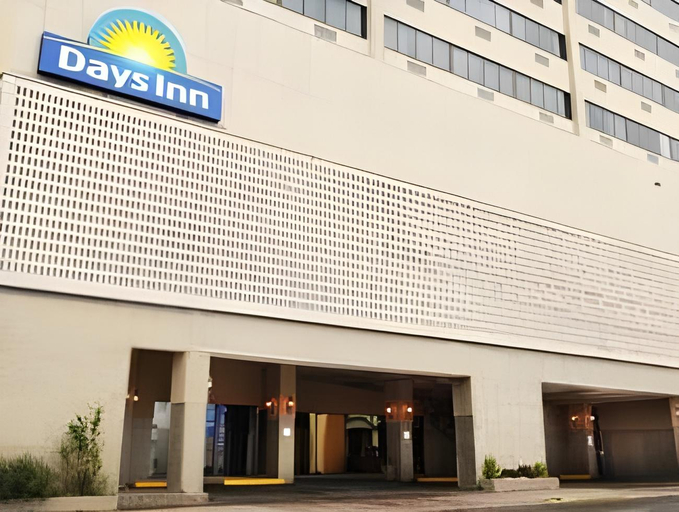 Exterior & Views 1, The Senator Hotel & Conference Center Timmins, Cochrane