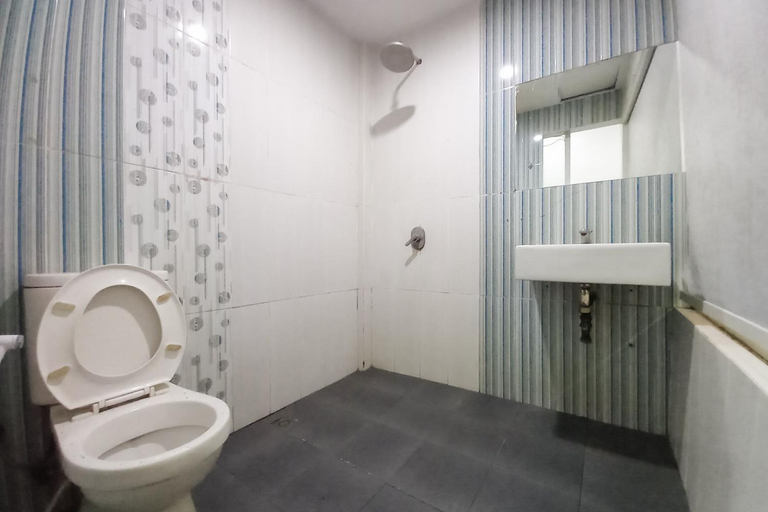 Bathroom 5, T-One Hotel, Jambi
