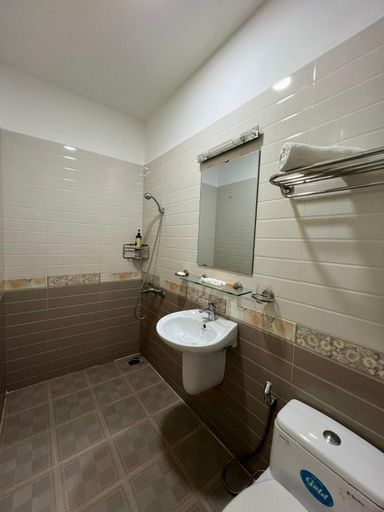 Bathroom 5, Dang Uyen Hotel, Đà Lạt